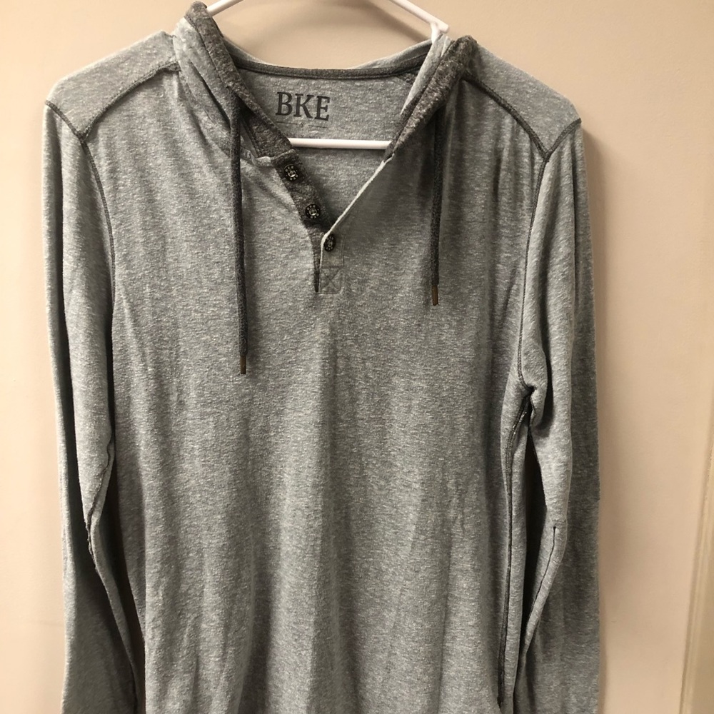 Buckle light sweatshirt